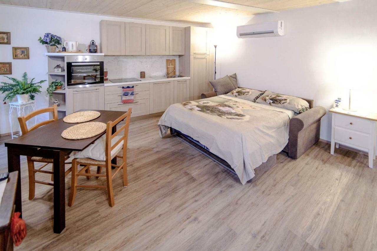 Il Borghetto Di Torno Apartamento Exterior foto